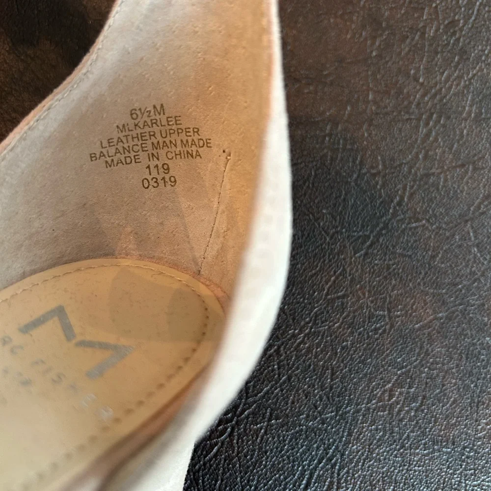 Marc Fisher LTD Women's Tan Block Heel Sandals size 6 1/2 M - Picture 4 of 6